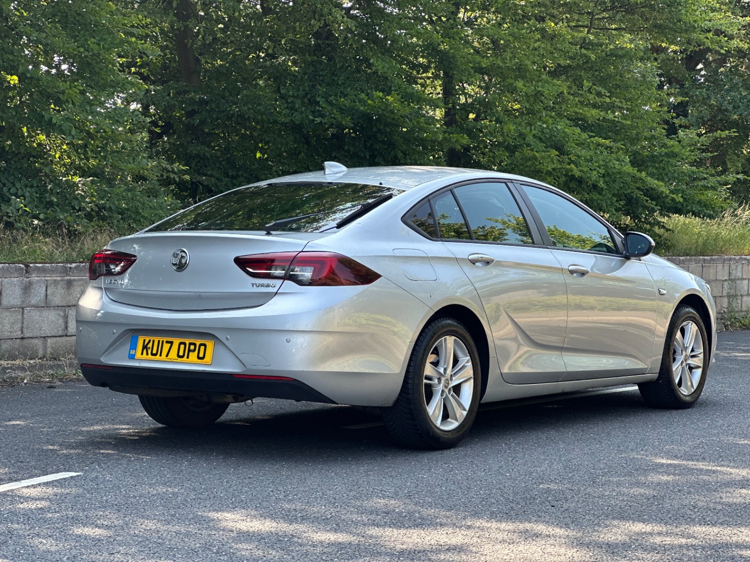 2017 Vauxhall Insignia — image 2