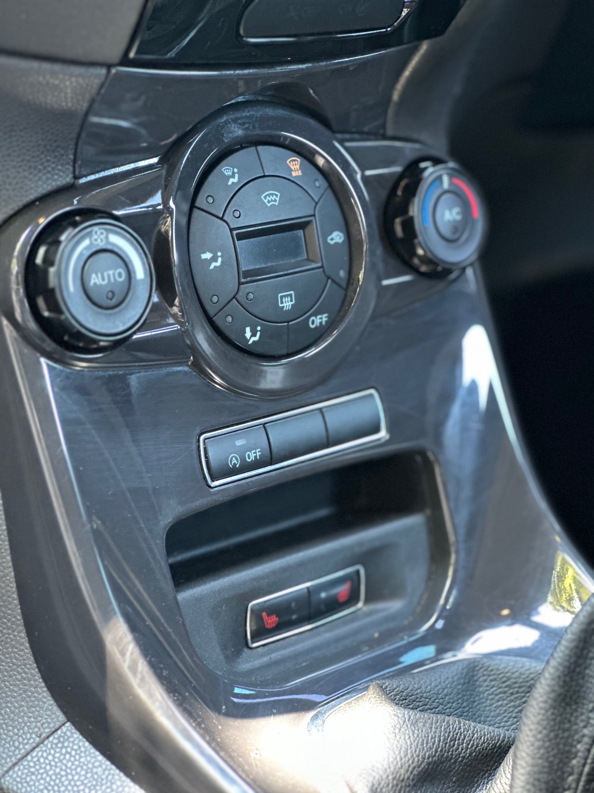 2013 Ford Fiesta Titanium — image 13