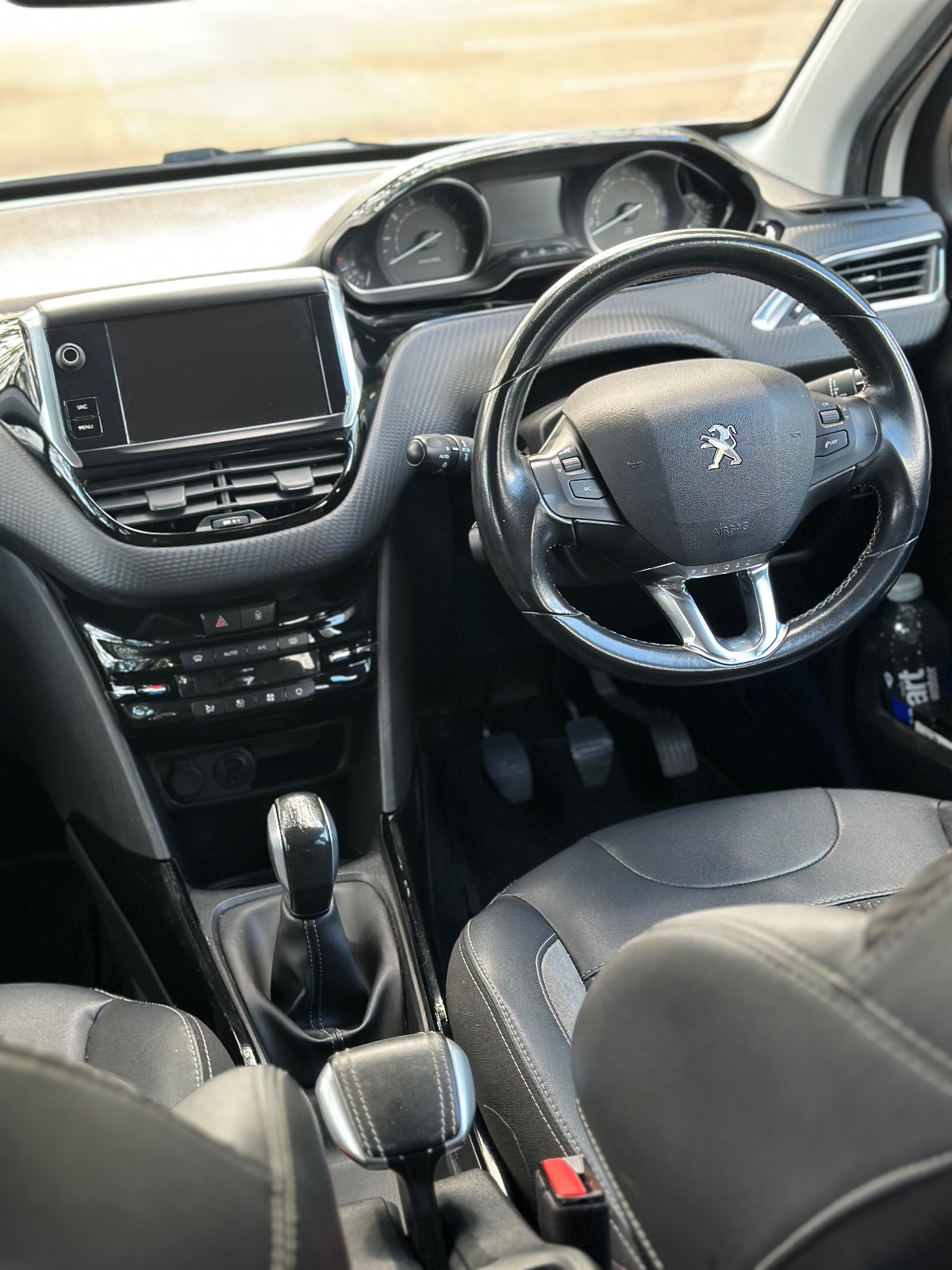 2017 Peugeot 2008 — image 11