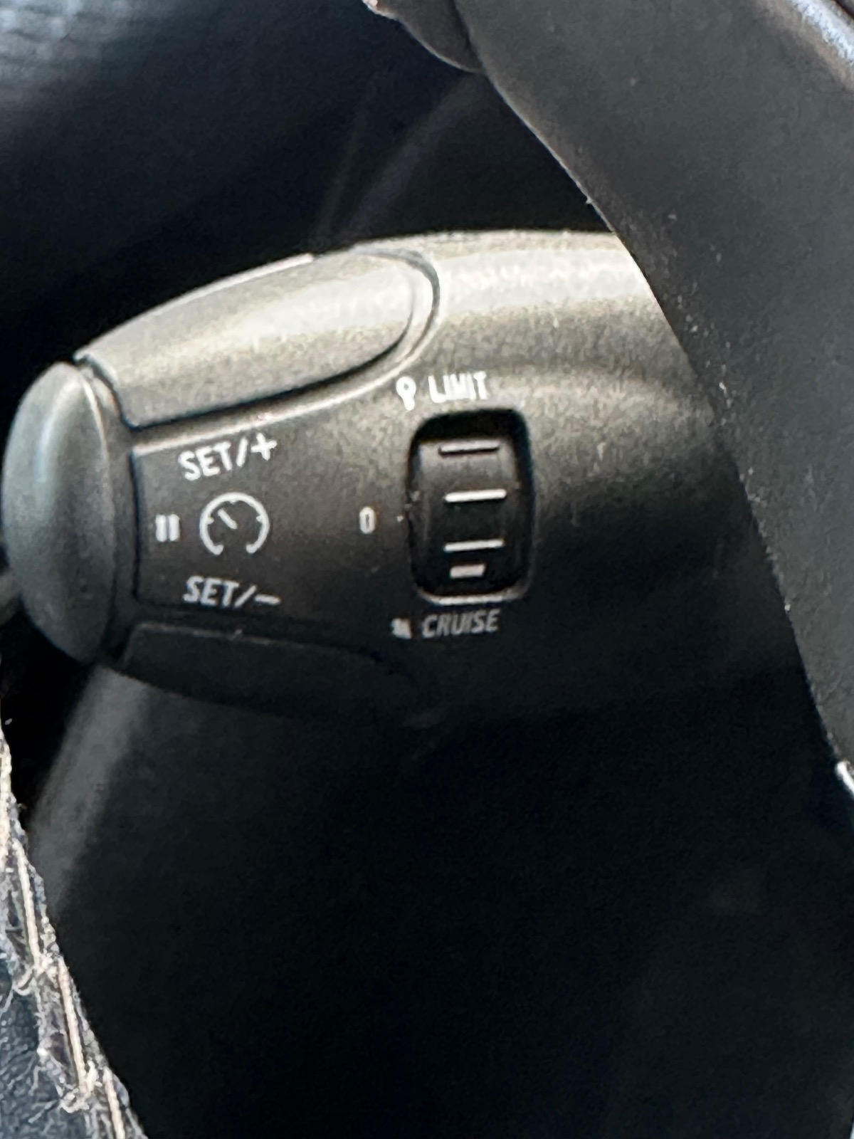 2017 Peugeot 2008 — image 16