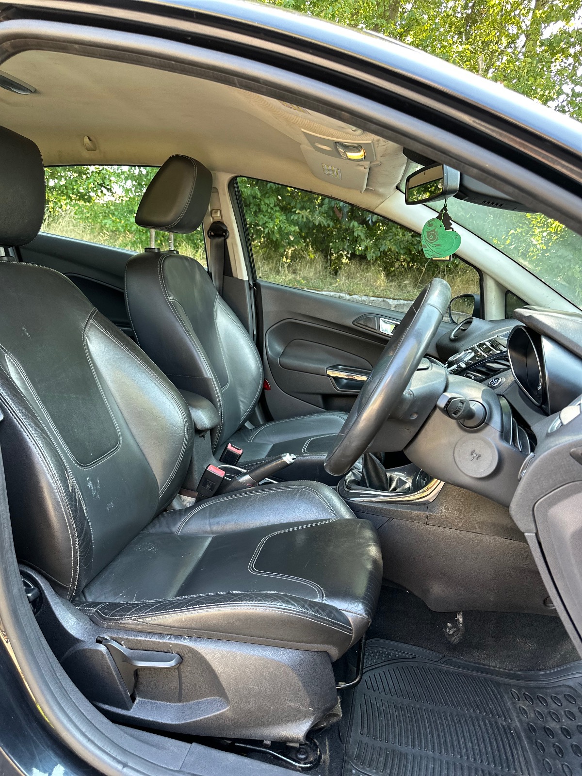 2013 Ford Fiesta Titanium — image 10