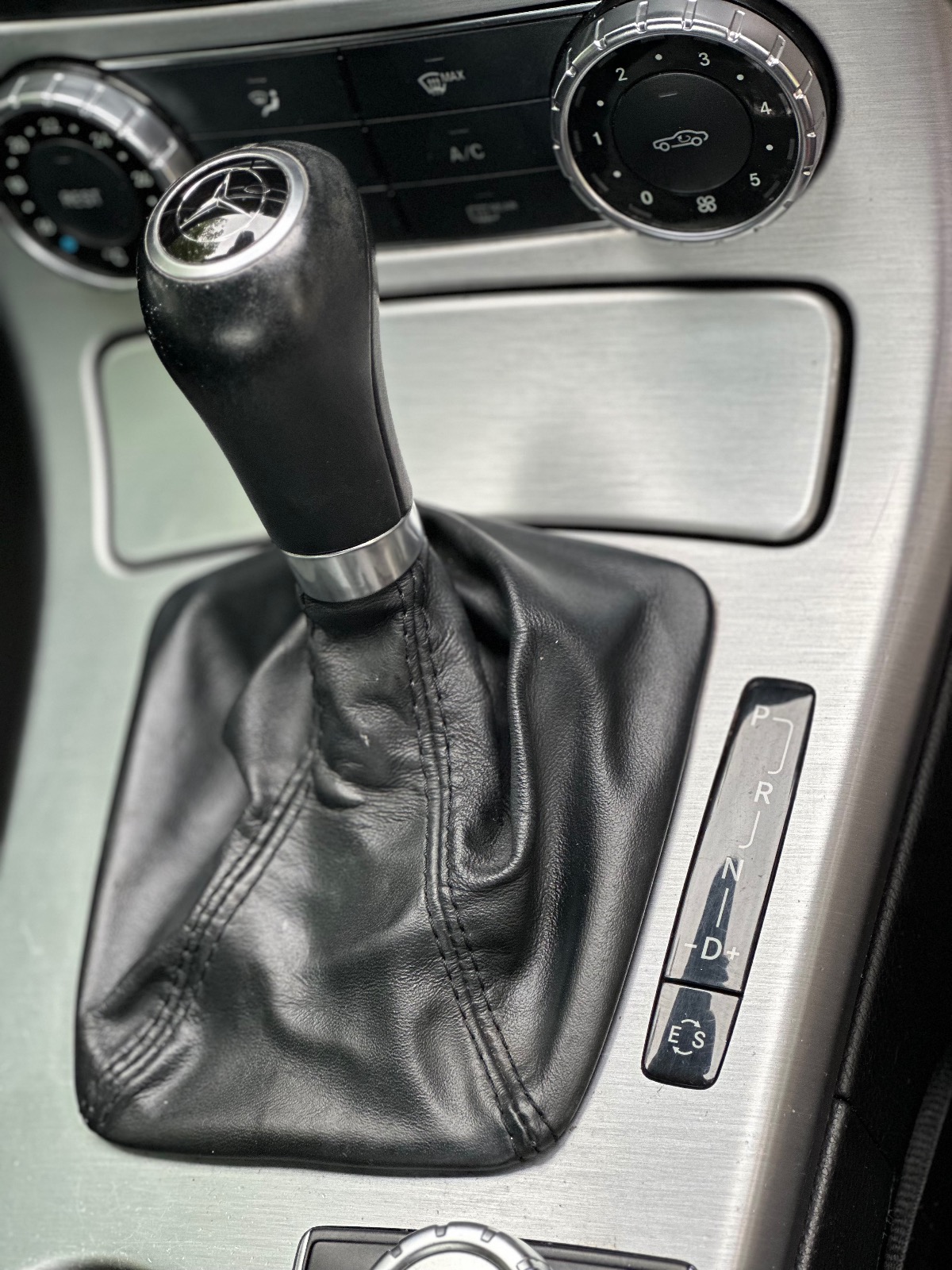 2012 Mercedes SLK — image 9
