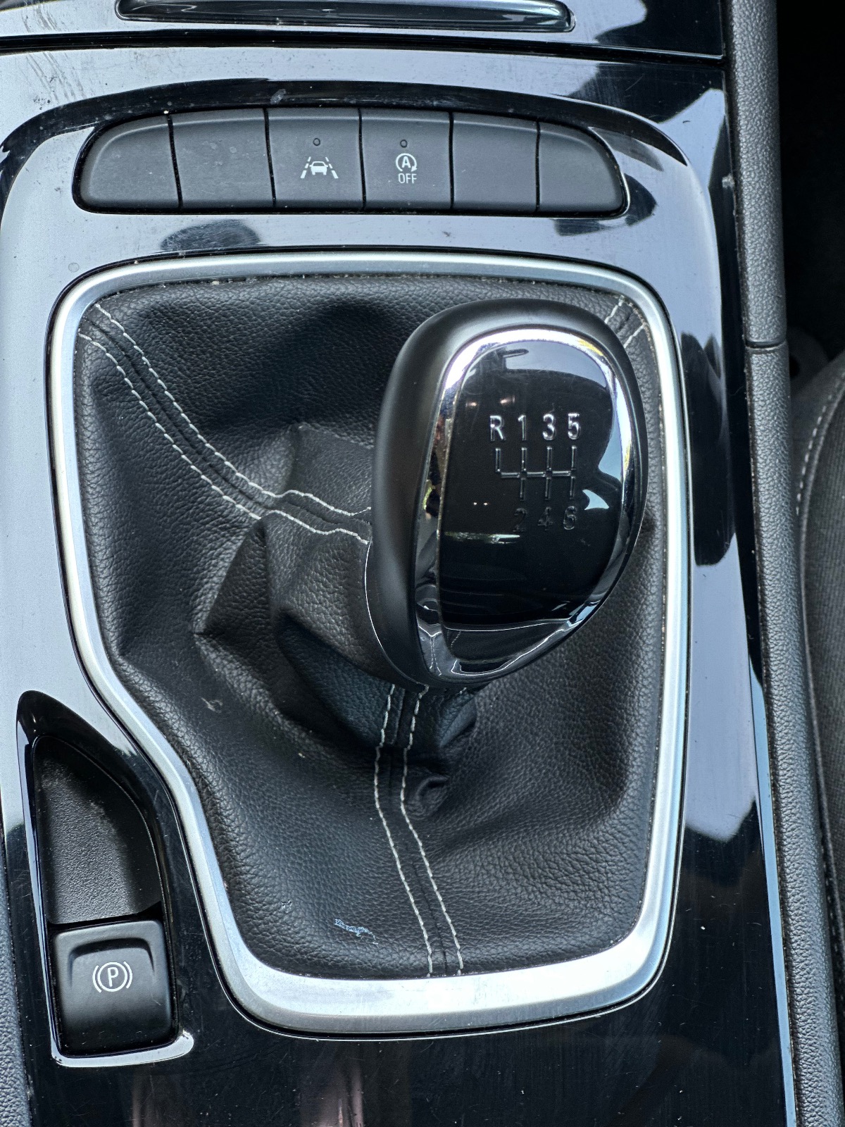 2017 Vauxhall Insignia — image 15