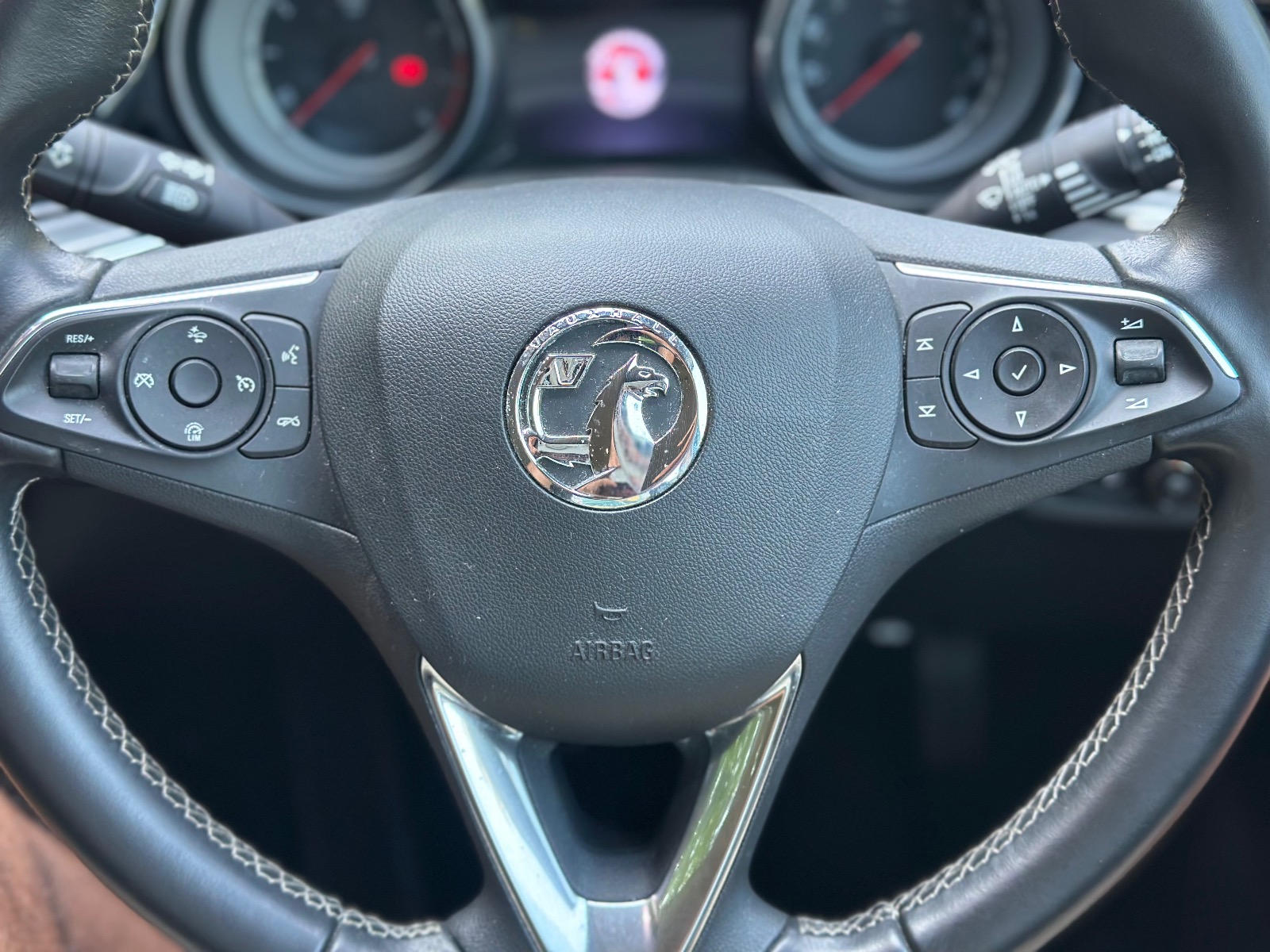 2017 Vauxhall Insignia — image 17