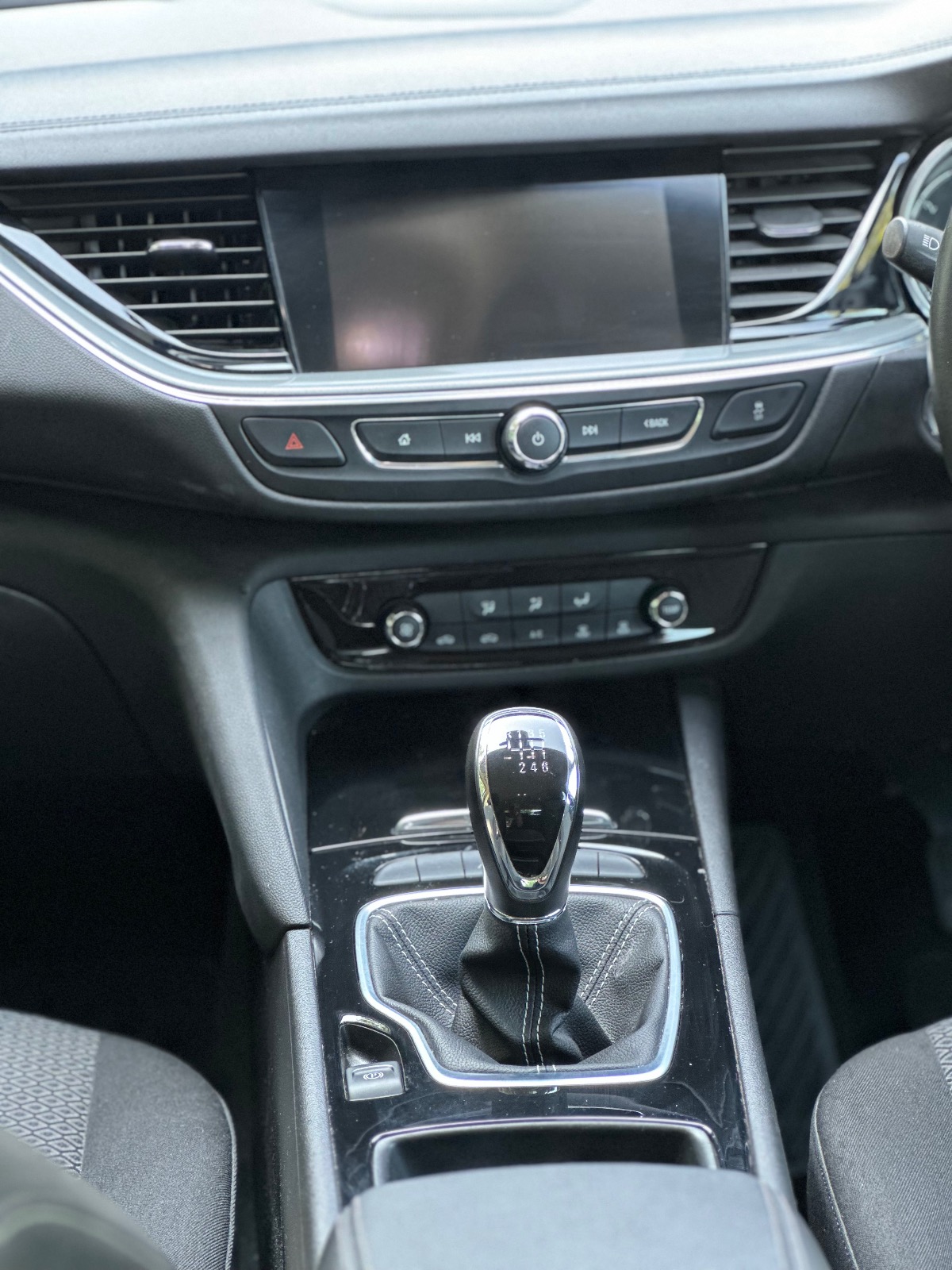 2017 Vauxhall Insignia — image 13