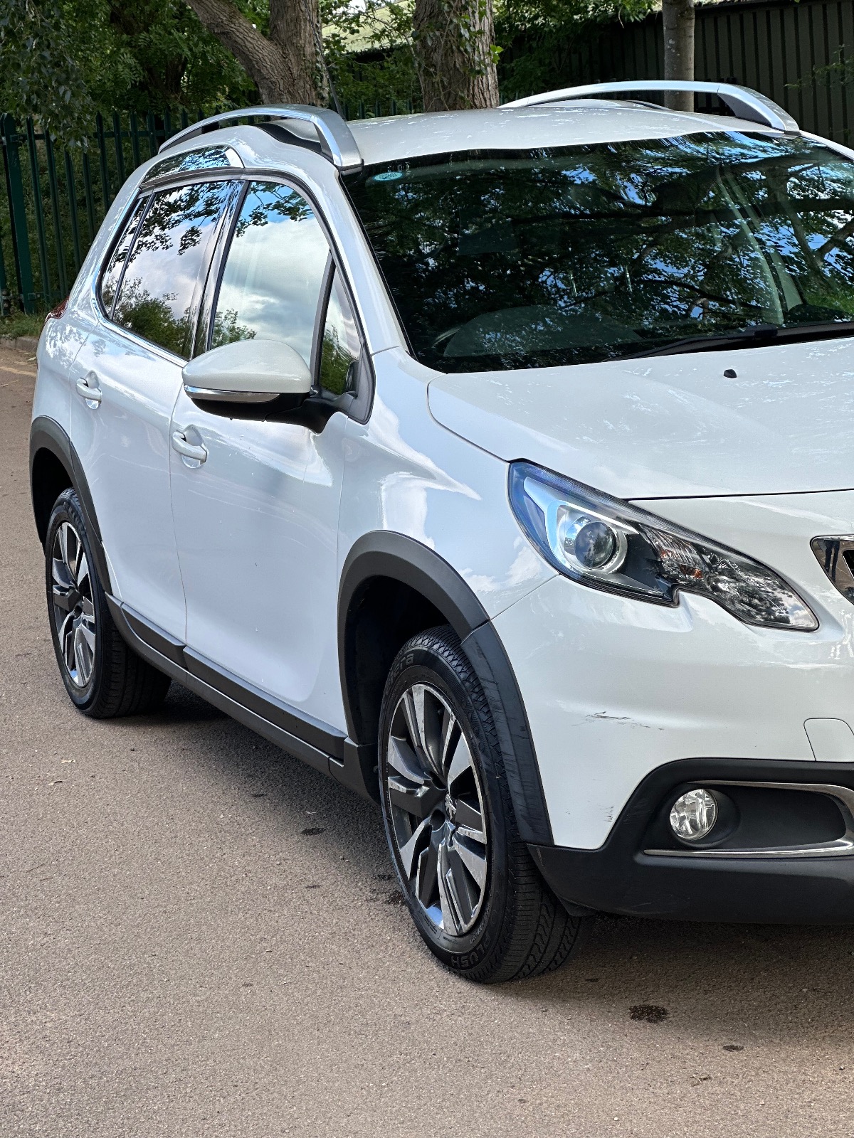 2017 Peugeot 2008 — image 6