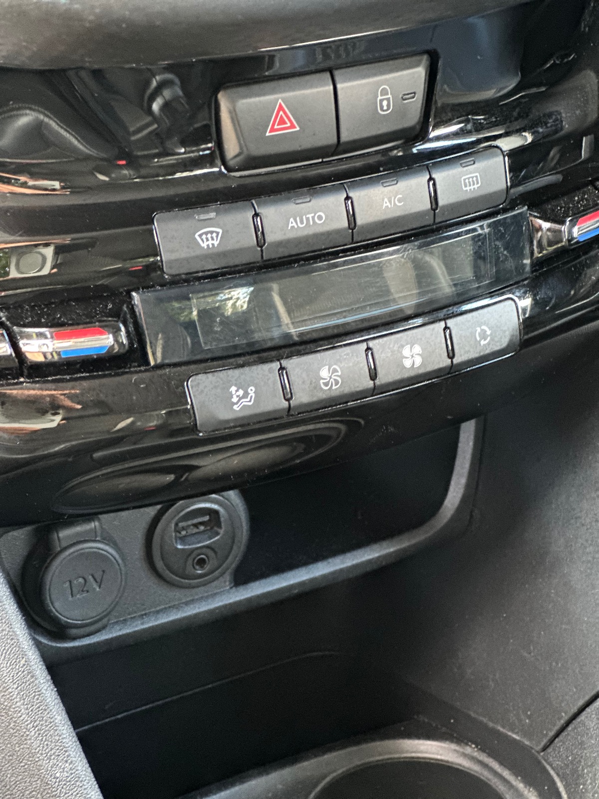 2017 Peugeot 2008 — image 14