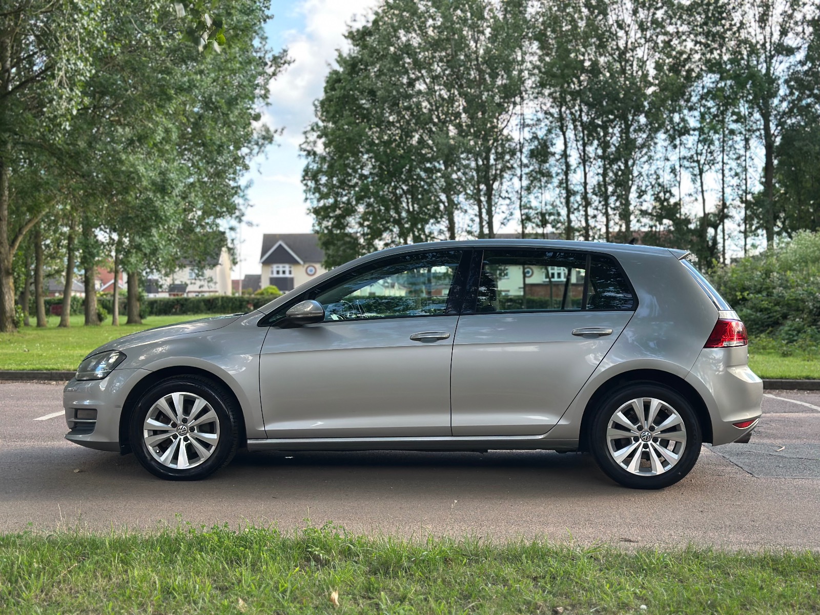 2014 Volkswagen Golf — image 3
